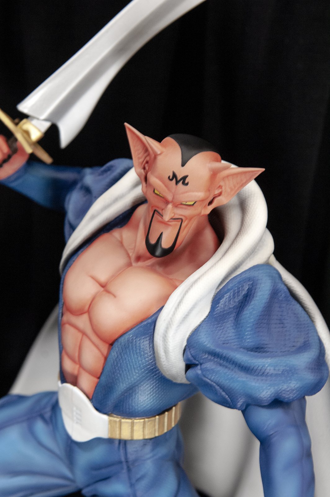 Busto de personaje impreso en 3D en resina de alta definicion