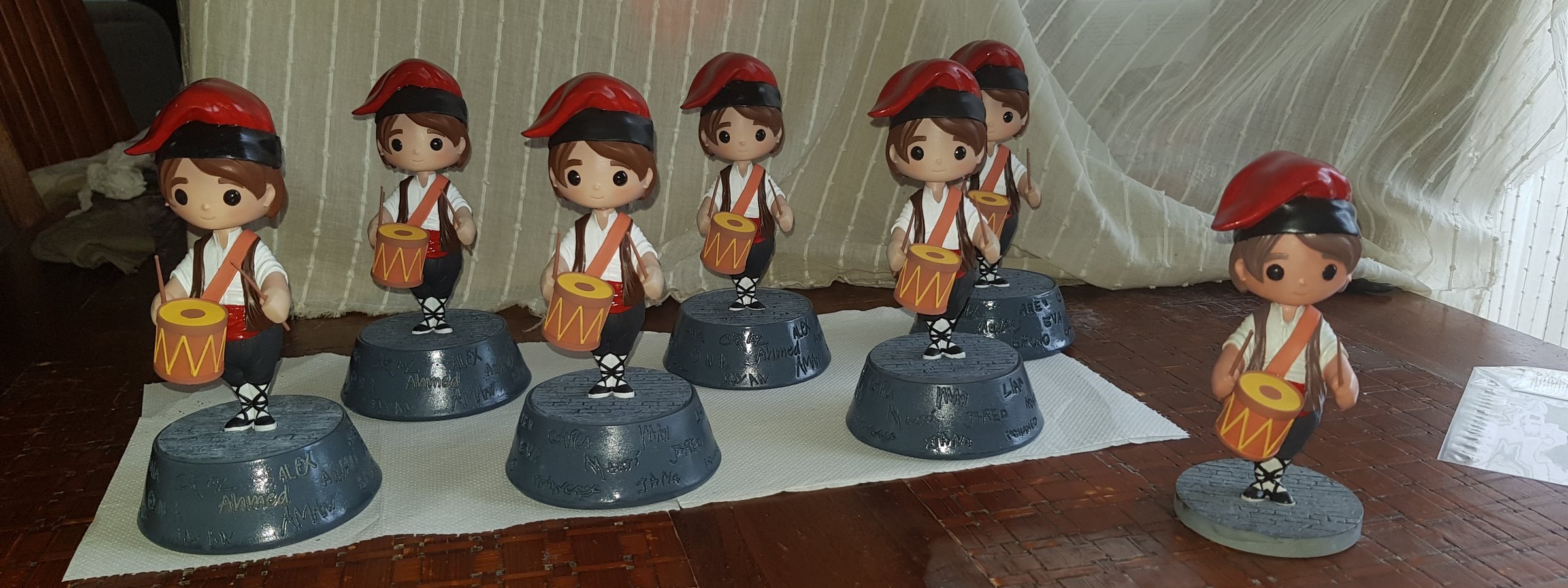 Serie de figuras impresas en 3D en el taller de N-Gon3D en Vallgorguina