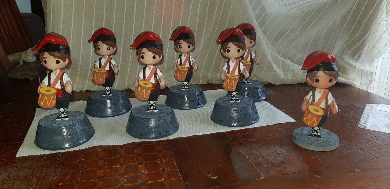 Produccion en serie de figuras impresas en 3D en el taller